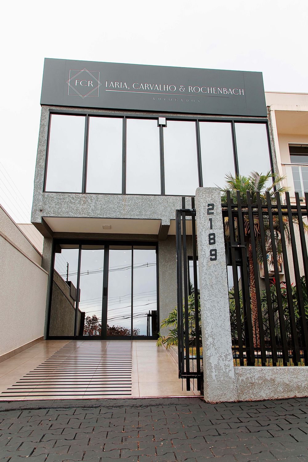 Fachada do escritório FCR Advogados na Rua Londrina, 2189, Cascavel-PR